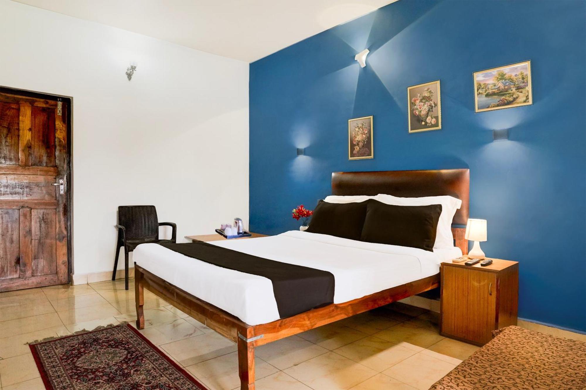 Super Townhouse Candolim Eksteriør bilde